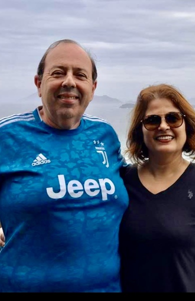 No clique o querido amigo educador Professor João Mesquita aniversariante do dia e sua mulher, a também querida Andrea Nassur Mesquita