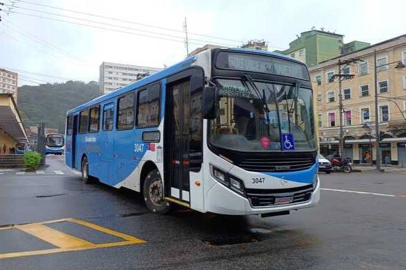 19 linhas de ônibus estão com a operação interrompida neste sábado (23/03) (16h15)