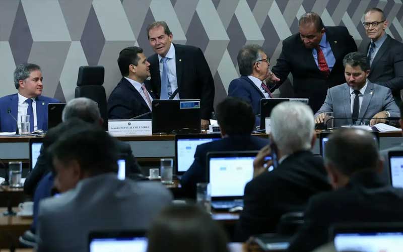 CCJ aprova PEC que criminaliza posse de qualquer quantidade de drogas