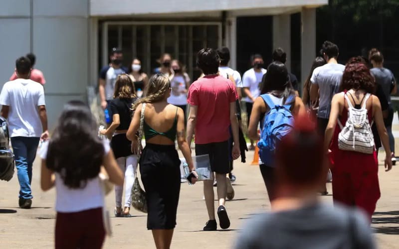 Pé-de-Meia: estudantes já podem saber se foram contemplados