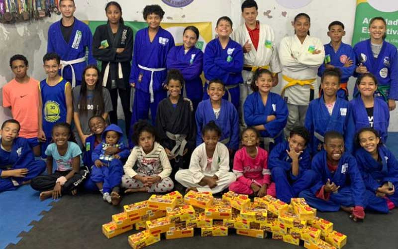 Projeto social pede ajuda para arrecadar caixas de bombons