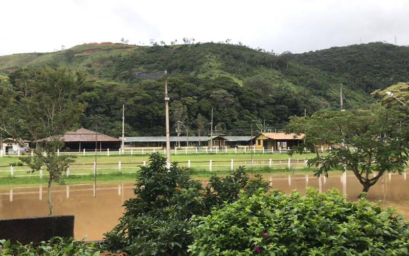 Parque de Itaipava amanhece alagado