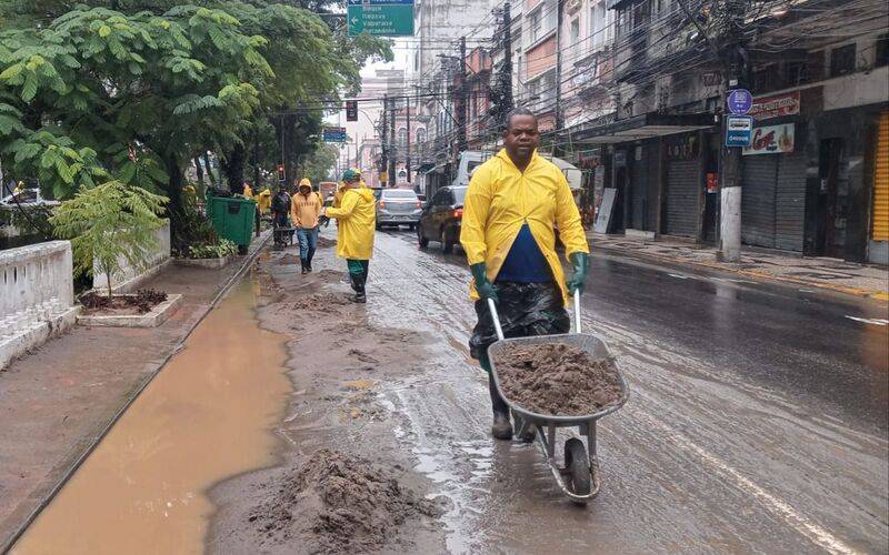 Comdep retira mais de 700 toneladas de detritos das ruas de Petrópolis