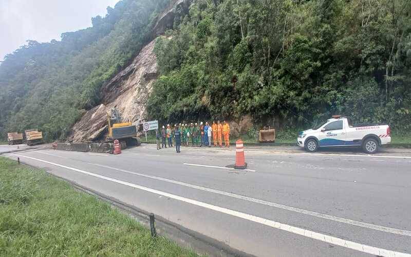 Mais de 130 deslizamentos registrados em 24 horas