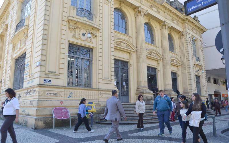 Agência dos Correios é fechada para reforma