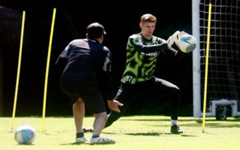 Botafogo recebe Atlético-GO no Nilton Santos pelo Brasileiro
