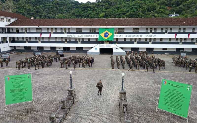 32º Batalhão realiza cerimônia comemorativa ao 376º aniversário do Exército