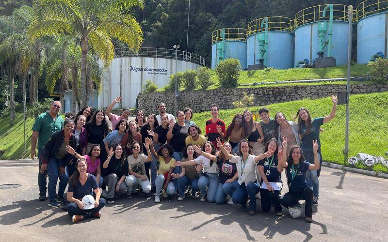 Águas do Imperador promove visita à ETA Mosela para alunos do curso de Arquitetura e U