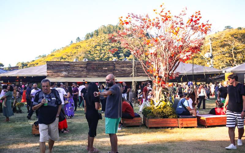 Feriado prolongado e eventos lotam Petrópolis
