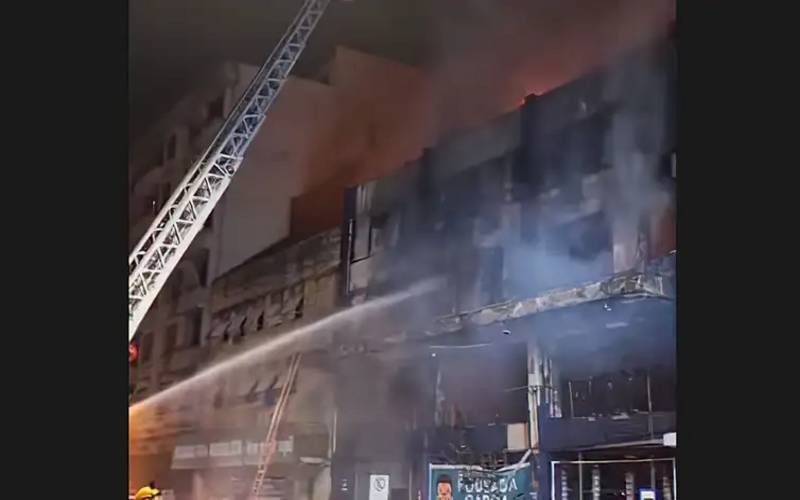 Incêndio em pousada de Porto Alegre deixa pelo menos 10 mortos