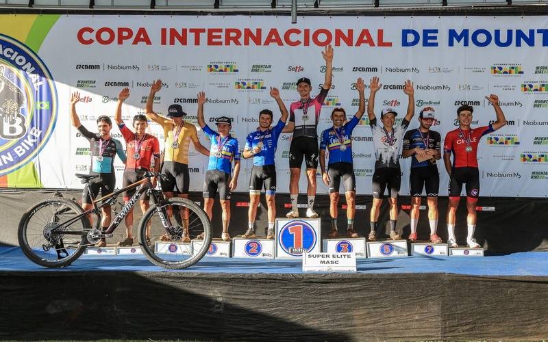 Ulan Galinski fica em segundo lugar na Copa Internacional de Mountain Bike