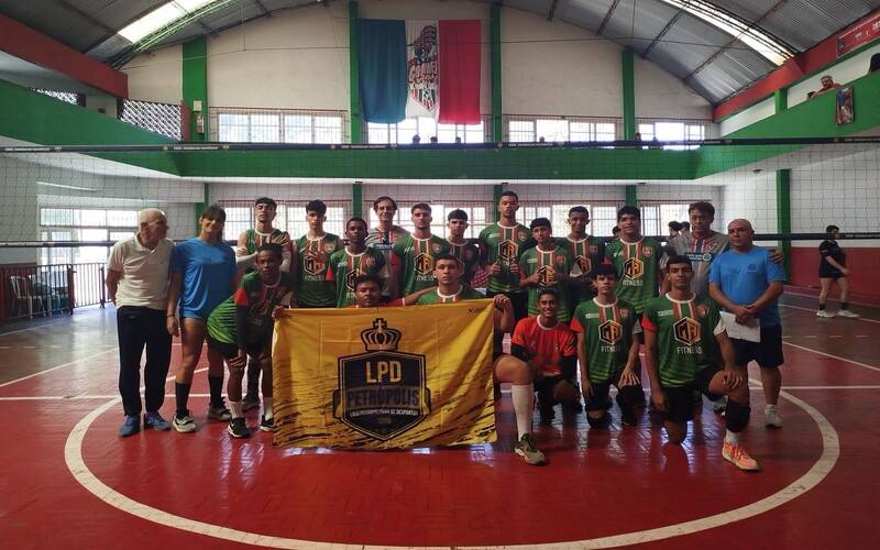 Torneio Municipal de Voleibol Sub-18 tem primeiro dia de jogos realizado em Petrópolis