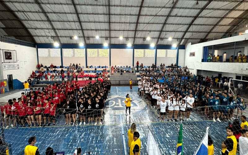 Colégio estimula a solidariedade atraves de torneio esportivo