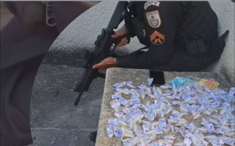 Homem é preso por tráfico de drogas no Chácara Flora