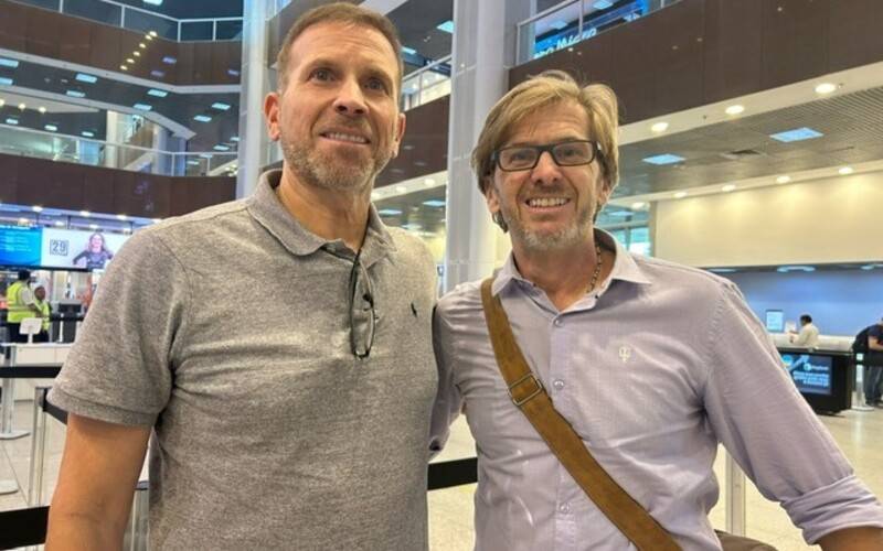 Momento em que flagramos no Aeroporto no check-in os amigos queridos Pedro Paulo e Vic