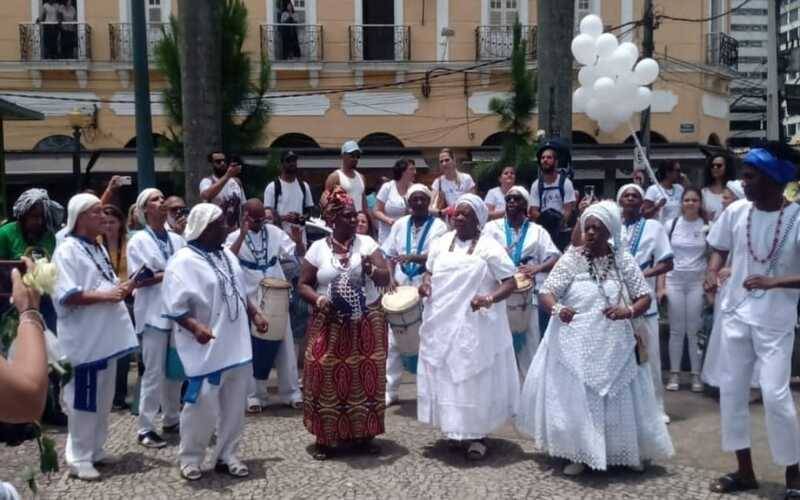 Centro Umbandista São Jorge Guerreiro arrecada alimentos