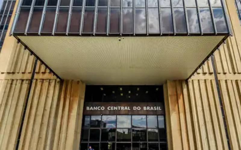 Contas públicas têm superávit de R$ 6,7 bilhões em abril