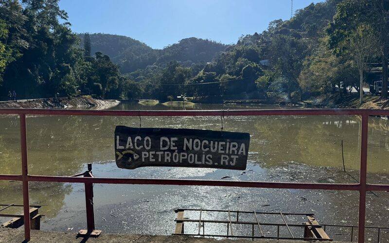 Limpa Rio retira cerca de 700 caminhões de detritos do Lago de Nogueira, em Petrópolis