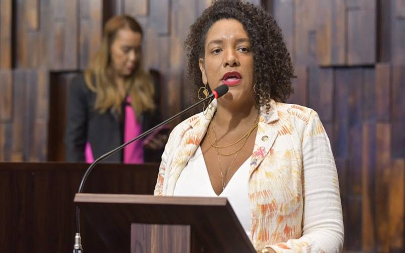 Alerj aprova licença maternidade e parternidade para parlamentares