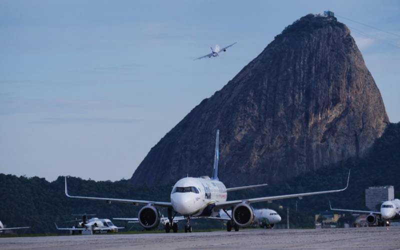 Preços das passagens aéreas acumulam queda de 10,7% desde 2023