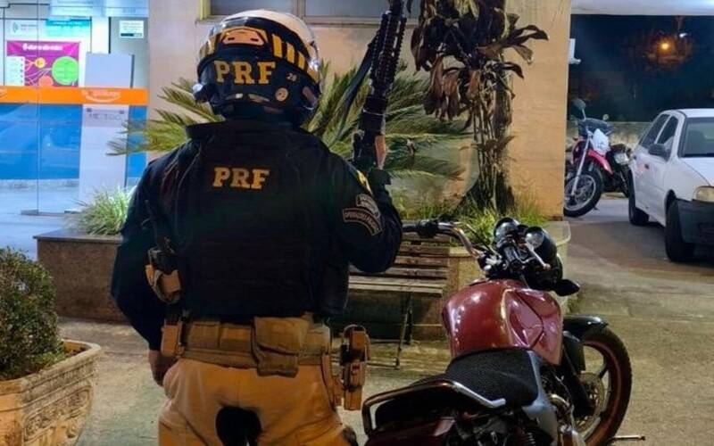 Homem é detido com motocicleta adulterada na cidade