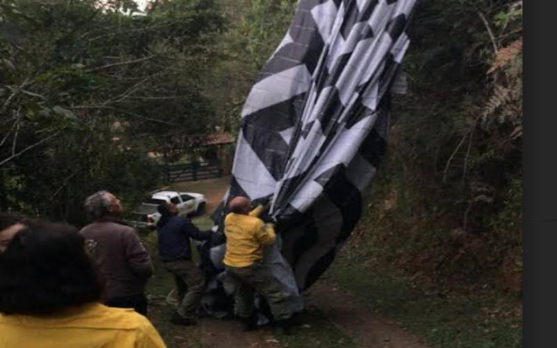 Balão de 15 metros cai em Visconde de Mauá