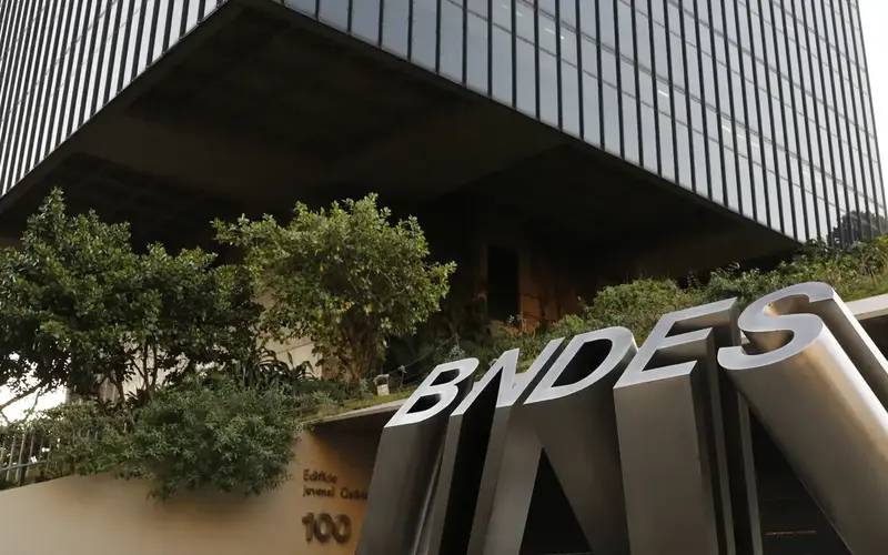 BNDES abre concurso com salários de até R$ 20,9 mil