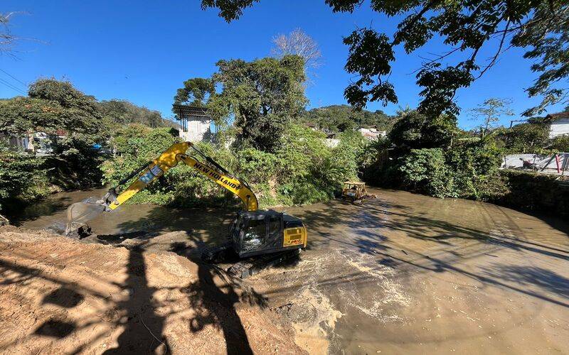 Prevenção: Inea realiza dragagem no Duarte da Silveira e outras três regiões