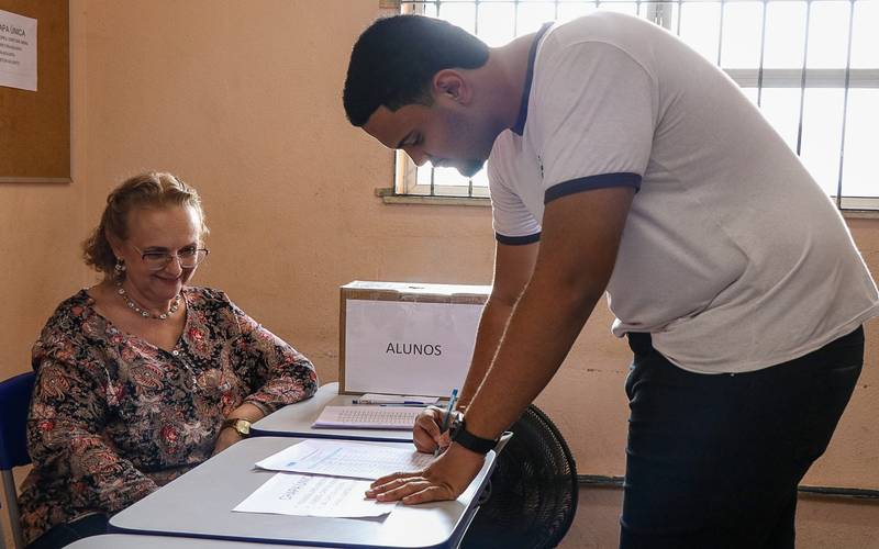 Estado: processo consultivo para diretores entra em sua fase decisiva