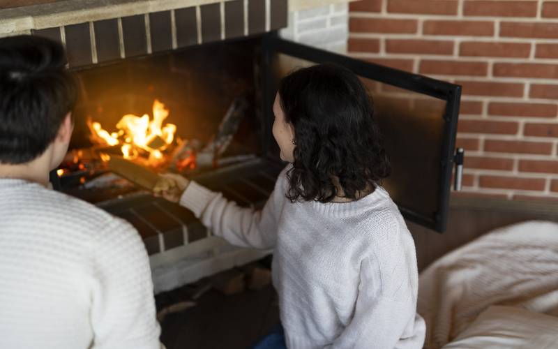 Aquecedores e lareiras: dicas para usá-los com segurança em casa