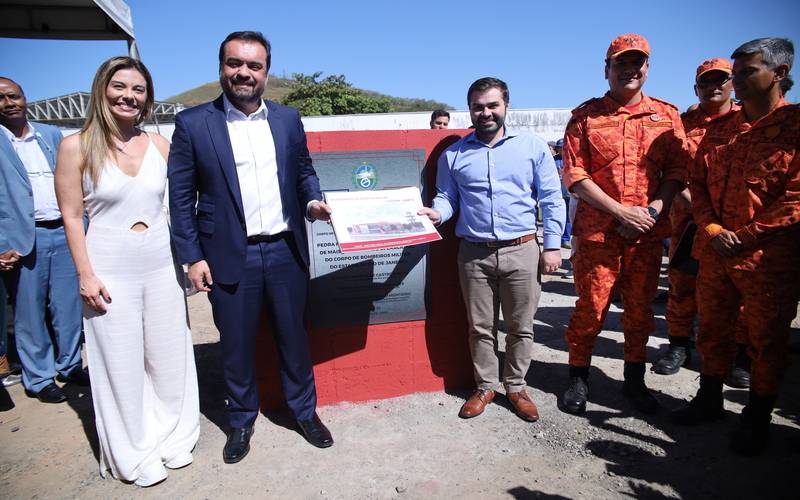 Magé lança pedra fundamental do destacamento do Corpo de Bombeiros