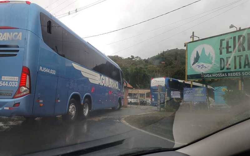 Dia dos pais: ônibus de turismo levam compradores para a feirinha de Itaipava