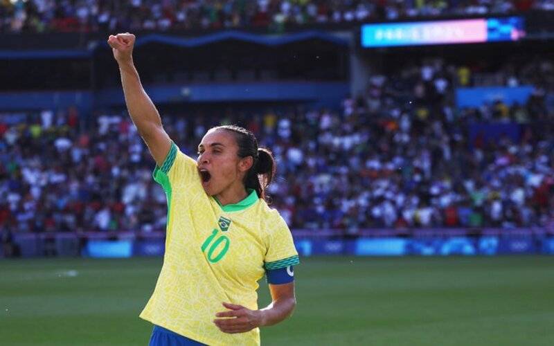 Brasil é prata no futebol feminino após revés contra EUA na final