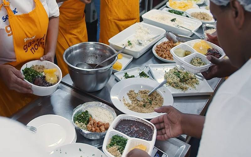 Novo portifólio de Gastronomia do Senac RJ ensina técnicas para quem quer empreender d