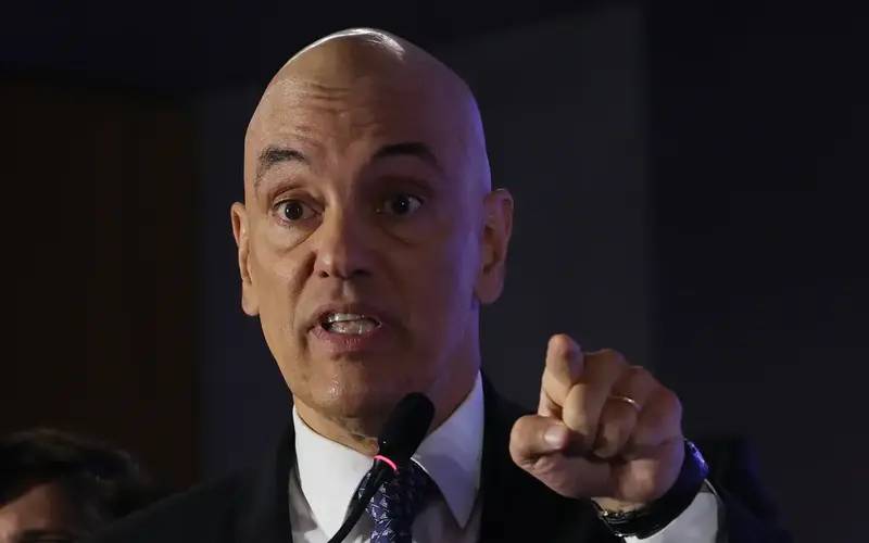 Moraes ordena prisão de blogueiros por mirarem agentes da PF nas redes