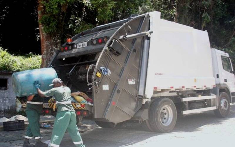 Prazo de contratos emergenciais para coleta de lixo chegam ao fim; prefeitura não escl