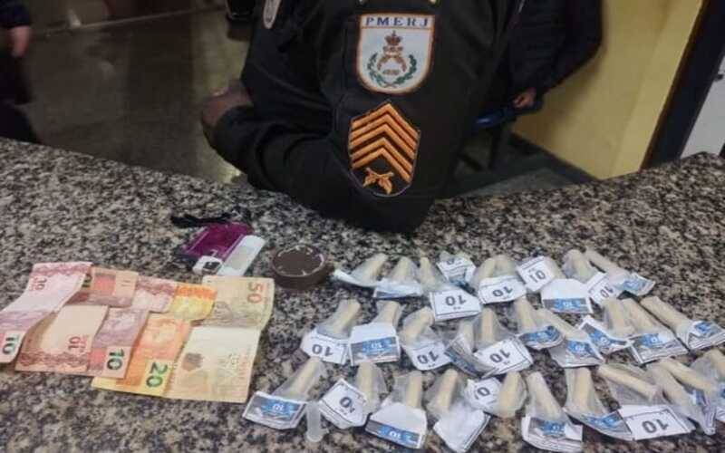 PM: drogas apreendidas com passageiro de táxi