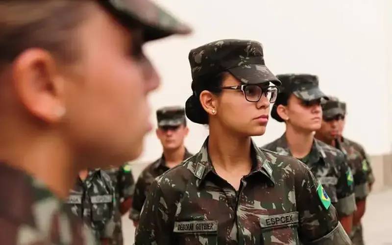 Decreto federal permite o alistamento militar feminino a partir de 2025