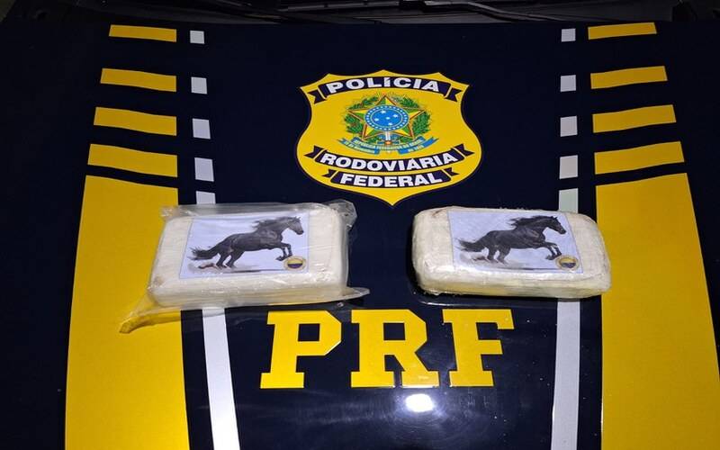 Veículo com carga de cocaína é interceptado pela PRF em Petrópolis