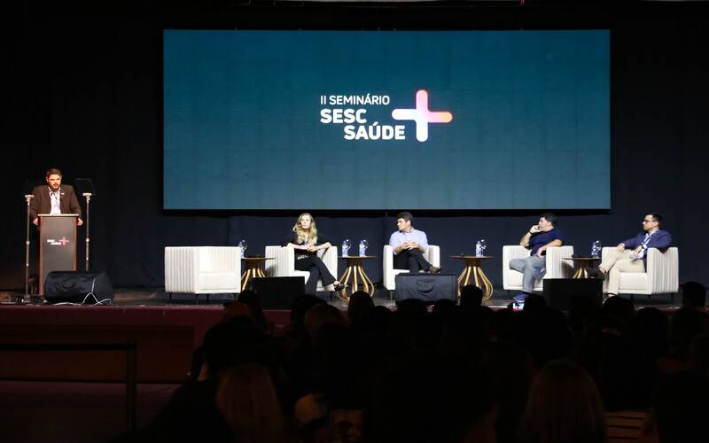 Seminário em Petrópolis reúne especialistas em torno dos impactos do virtual na saúde 