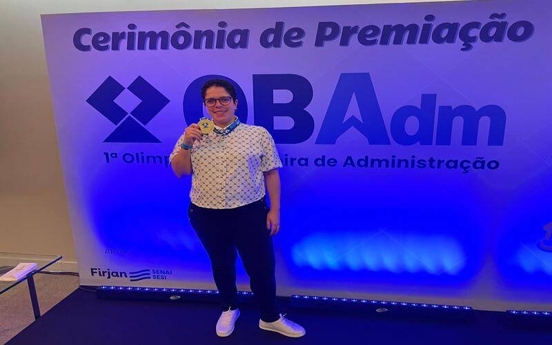 Aluna da UNIFASE ganha medalha de ouro na I Olimpíada Brasileira de Administração