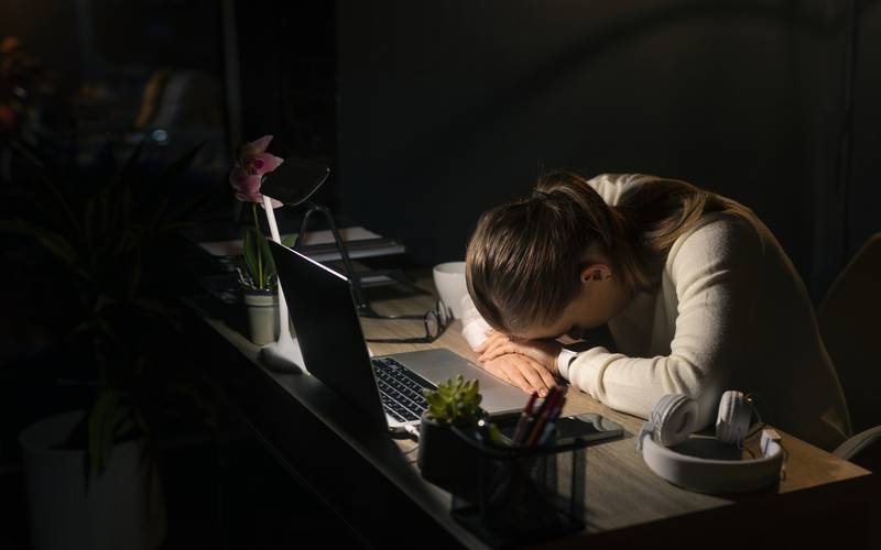 Setembro amarelo: a influência do ambiente de trabalho na saúde mental 