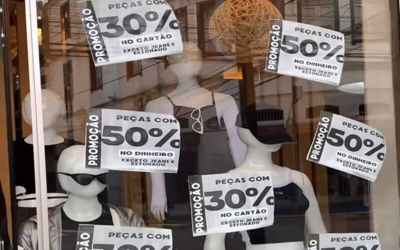 Semana do cliente com ofertas na Rua Teresa