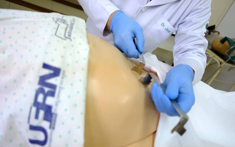 UFRN cria dispositivo que torna cirurgias menos traumáticas