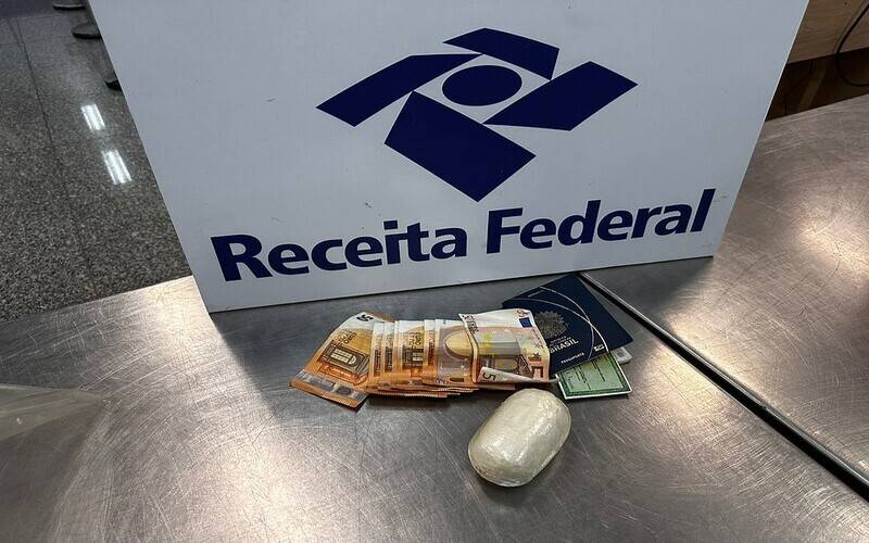 Receita Federal apreende cápsulas de cocaína engolidas e nas partes íntimas de passage