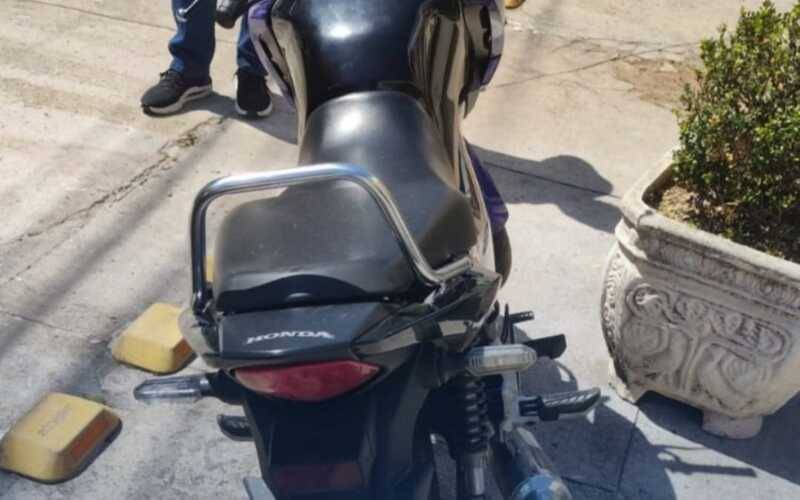 PM apreende moto clonada em Pedro do Rio