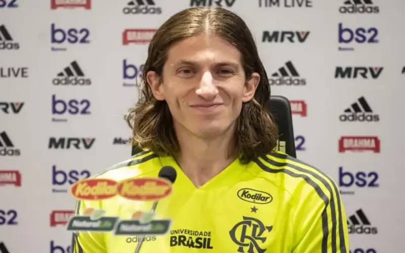 Filipe Luís tem primeiro desafio contra o Corinthians pela Copa do Brasil