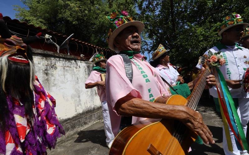 Cláudio Castro anuncia investimento de mais de R$ 23 milhões no Carnaval do estado