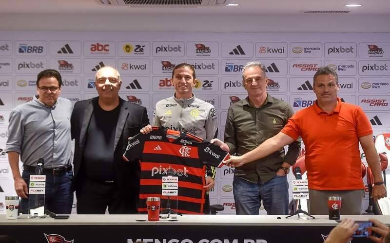 Flamengo sai na frente do Corinthians na semifinal da Copa do Brasil