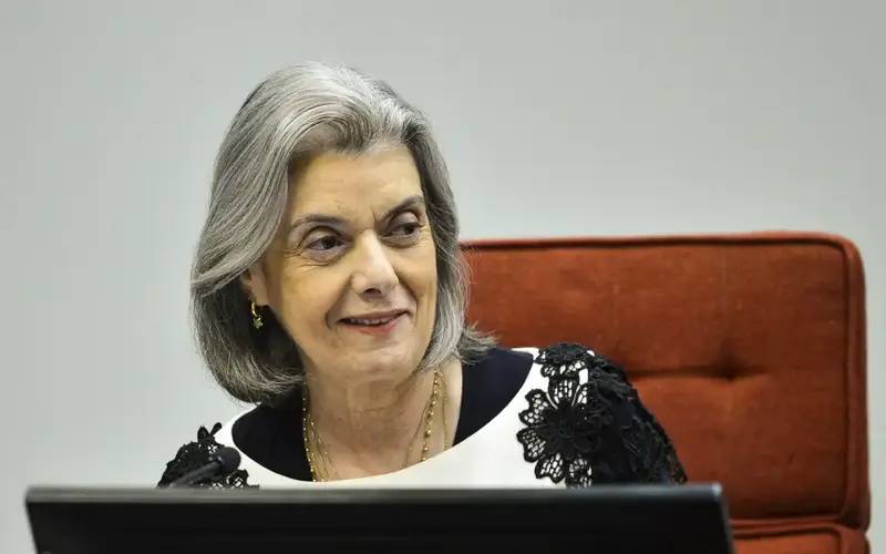 Cármen Lúcia diz que desinformação nas eleições é 